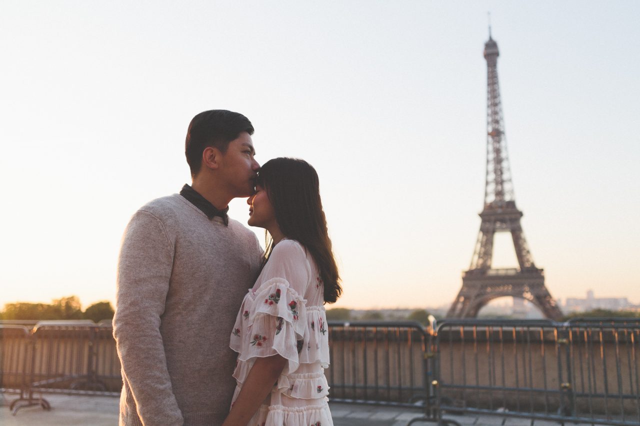 Q1A2087-1280x853 Morning stroll in Paris Weddings Weddings & Couples ảnh cưới paris ảnh đôi paris chụp ảnh paris couple photographie paris Couple Photography in Paris eiffel tower elopement photography paris engagement photography feature mariage photographe Paris portrait photography pre wedding paris soignethelabel tippytapp Wedding Photographer in Paris