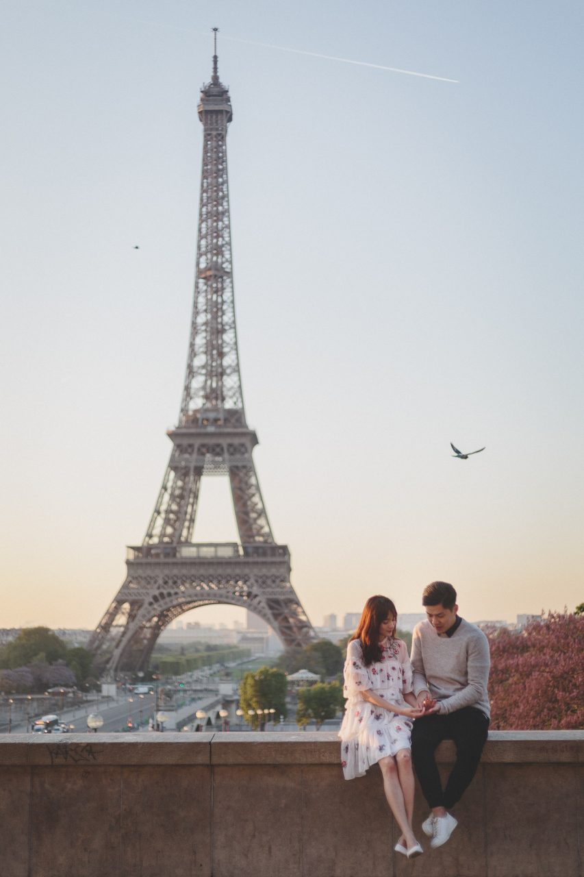 Q1A2128-853x1280 Morning stroll in Paris Weddings Weddings & Couples ảnh cưới paris ảnh đôi paris chụp ảnh paris couple photographie paris Couple Photography in Paris eiffel tower elopement photography paris engagement photography feature mariage photographe Paris portrait photography pre wedding paris soignethelabel tippytapp Wedding Photographer in Paris