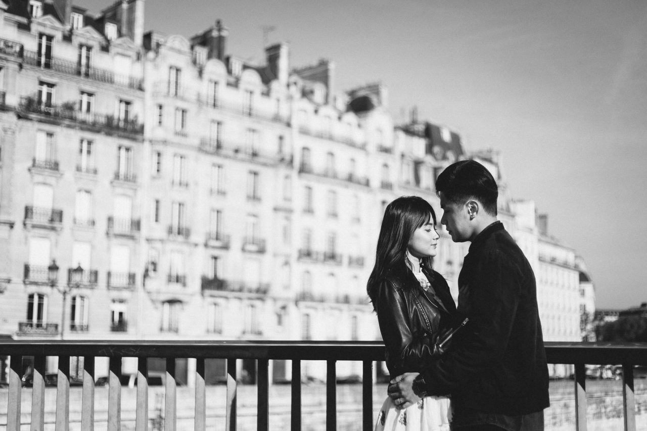 Q1A2789-2-1280x853 Morning stroll in Paris Weddings Weddings & Couples ảnh cưới paris ảnh đôi paris chụp ảnh paris couple photographie paris Couple Photography in Paris eiffel tower elopement photography paris engagement photography feature mariage photographe Paris portrait photography pre wedding paris soignethelabel tippytapp Wedding Photographer in Paris