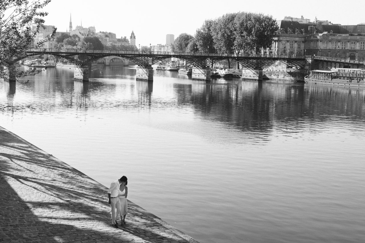 IMG_3541-2-1280x853 What makes you love Paris? Couples Weddings Weddings & Couples american in paris american photographer paris ảnh đôi paris black and white paris cafe paris chụp ảnh paris coffee paris Couple Photography in Paris elopement photography paris engagement paris engagement photography feature mariage photographe noir et blanc photographie paris noire et blanc Paris portrait photography pre wedding paris quai de seine paris seine paris wanderlust photography Wedding Photographer in Paris