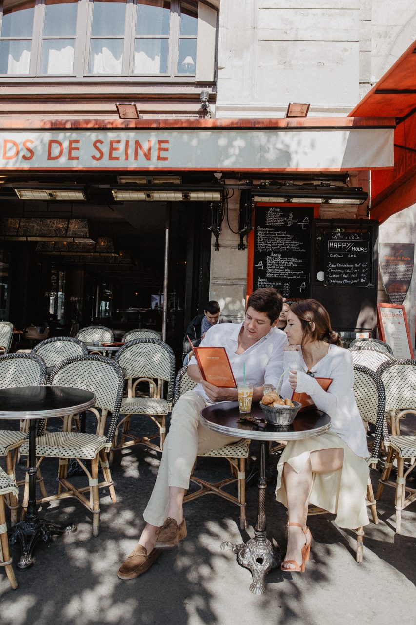 IMG_3669-853x1280 What makes you love Paris? Couples Weddings Weddings & Couples american in paris american photographer paris ảnh đôi paris black and white paris cafe paris chụp ảnh paris coffee paris Couple Photography in Paris elopement photography paris engagement paris engagement photography feature mariage photographe noir et blanc photographie paris noire et blanc Paris portrait photography pre wedding paris quai de seine paris seine paris wanderlust photography Wedding Photographer in Paris
