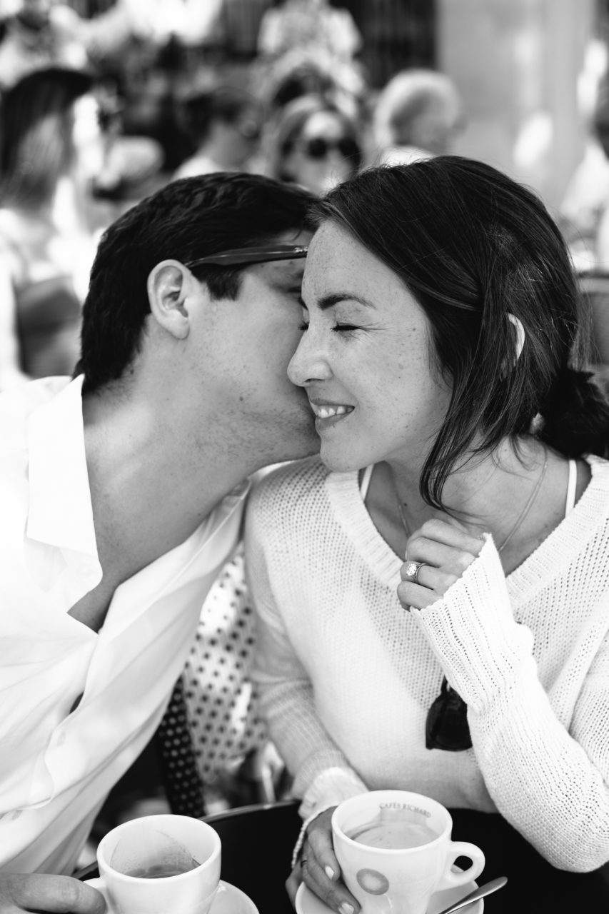 IMG_3710-2-853x1280 What makes you love Paris? Couples Weddings Weddings & Couples american in paris american photographer paris ảnh đôi paris black and white paris cafe paris chụp ảnh paris coffee paris Couple Photography in Paris elopement photography paris engagement paris engagement photography feature mariage photographe noir et blanc photographie paris noire et blanc Paris portrait photography pre wedding paris quai de seine paris seine paris wanderlust photography Wedding Photographer in Paris