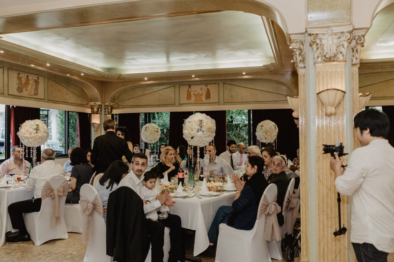 3Q1A6084-1280x853 Un Mariage Arménien à Paris Weddings & Couples armenian wedding Couple Photography in Paris eiffel tower elopement photography paris Mariage Arménien mariage photographe reportage mariage Wedding Photographer in Paris wedding reportage