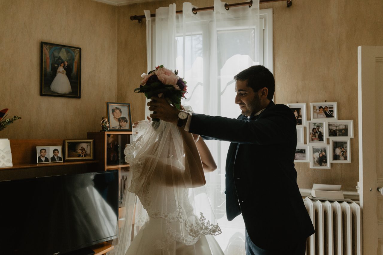 Q1A5156-1280x853 Un Mariage Arménien à Paris Weddings & Couples armenian wedding Couple Photography in Paris eiffel tower elopement photography paris Mariage Arménien mariage photographe reportage mariage Wedding Photographer in Paris wedding reportage