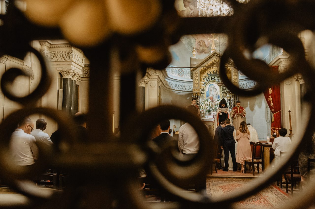 Q1A5627-1280x853 Un Mariage Arménien à Paris Weddings & Couples armenian wedding Couple Photography in Paris eiffel tower elopement photography paris Mariage Arménien mariage photographe reportage mariage Wedding Photographer in Paris wedding reportage