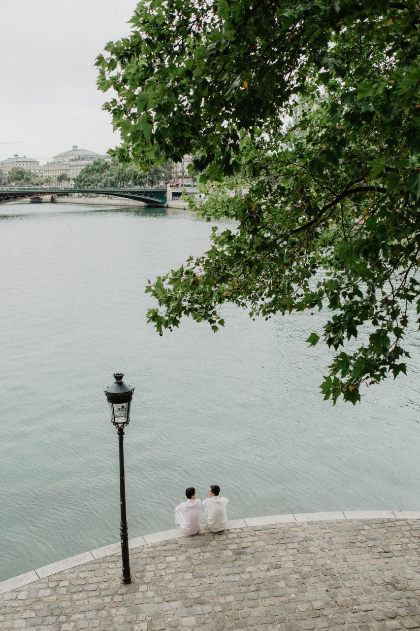 3Q1A9833-853x1280 Away We Wow in Paris Blog Weddings & Couples adrian and son ảnh cưới paris ảnh đôi paris away we wow paris chụp ảnh cưới châu âu chụp ảnh paris Couple Photography in Paris eiffel tower elopement photography paris engagement photography feature gay couple photography pre wedding paris same sex couple paris same sex couple photography vietnamese photographer paris wanderlust photography Wedding Photographer in Paris