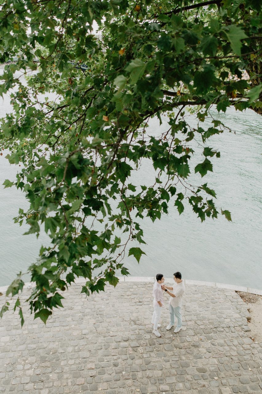 3Q1A9846-853x1280 Away We Wow in Paris Blog Weddings & Couples adrian and son ảnh cưới paris ảnh đôi paris away we wow paris chụp ảnh cưới châu âu chụp ảnh paris Couple Photography in Paris eiffel tower elopement photography paris engagement photography feature gay couple photography pre wedding paris same sex couple paris same sex couple photography vietnamese photographer paris wanderlust photography Wedding Photographer in Paris