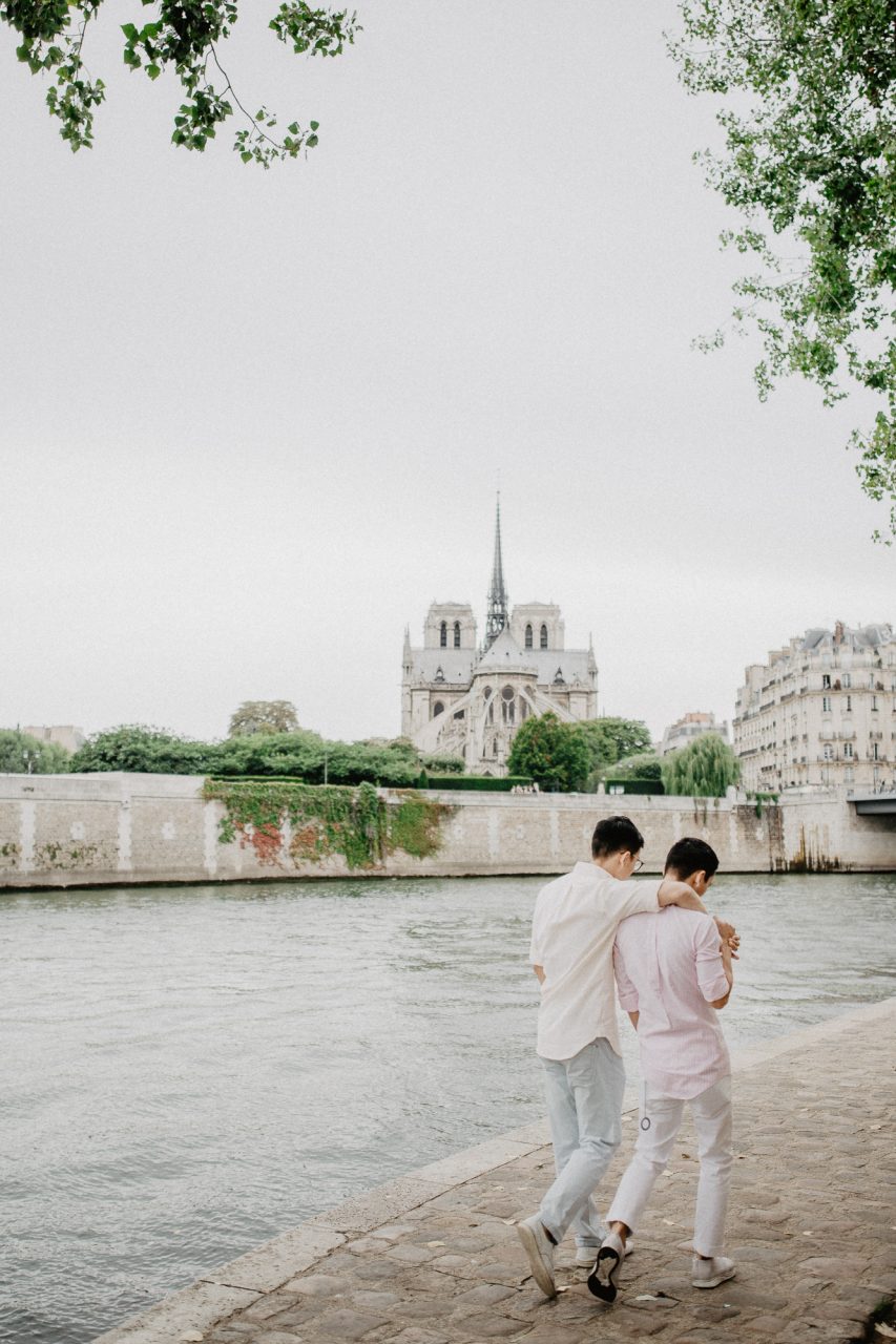 3Q1A9912-853x1280 Away We Wow in Paris Blog Weddings & Couples adrian and son ảnh cưới paris ảnh đôi paris away we wow paris chụp ảnh cưới châu âu chụp ảnh paris Couple Photography in Paris eiffel tower elopement photography paris engagement photography feature gay couple photography pre wedding paris same sex couple paris same sex couple photography vietnamese photographer paris wanderlust photography Wedding Photographer in Paris