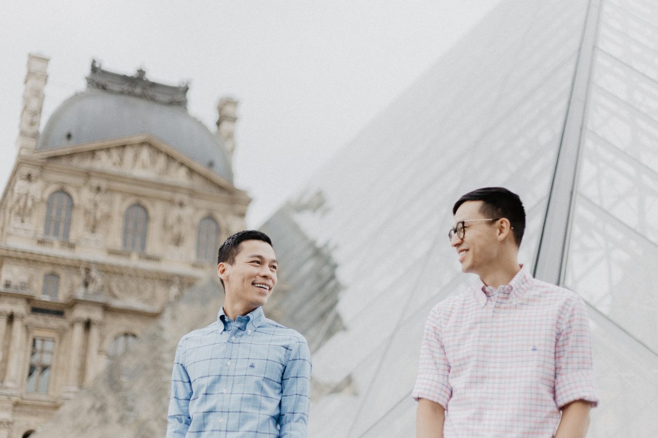 IMG_9861-1280x853 Away We Wow in Paris Blog Weddings & Couples adrian and son ảnh cưới paris ảnh đôi paris away we wow paris chụp ảnh cưới châu âu chụp ảnh paris Couple Photography in Paris eiffel tower elopement photography paris engagement photography feature gay couple photography pre wedding paris same sex couple paris same sex couple photography vietnamese photographer paris wanderlust photography Wedding Photographer in Paris