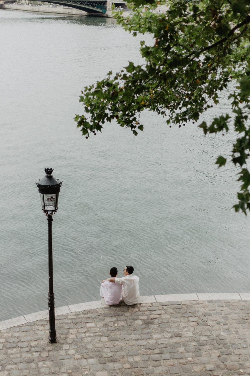 IMG_9909-853x1280 Away We Wow in Paris Blog Weddings & Couples adrian and son ảnh cưới paris ảnh đôi paris away we wow paris chụp ảnh cưới châu âu chụp ảnh paris Couple Photography in Paris eiffel tower elopement photography paris engagement photography feature gay couple photography pre wedding paris same sex couple paris same sex couple photography vietnamese photographer paris wanderlust photography Wedding Photographer in Paris