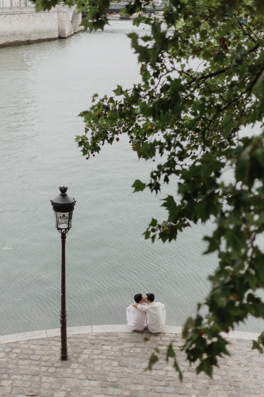 IMG_9922-853x1280 Away We Wow in Paris Blog Weddings & Couples adrian and son ảnh cưới paris ảnh đôi paris away we wow paris chụp ảnh cưới châu âu chụp ảnh paris Couple Photography in Paris eiffel tower elopement photography paris engagement photography feature gay couple photography pre wedding paris same sex couple paris same sex couple photography vietnamese photographer paris wanderlust photography Wedding Photographer in Paris