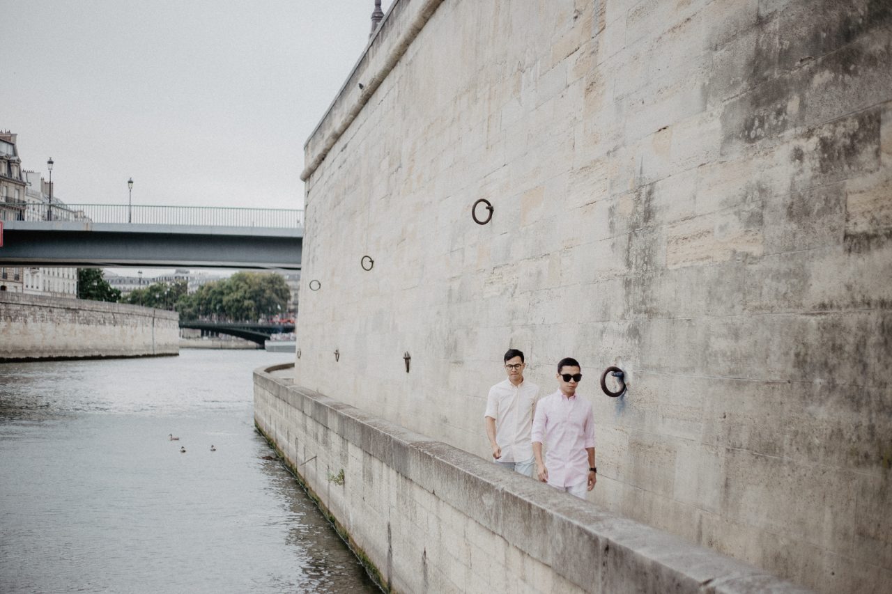 IMG_9946-1280x853 Away We Wow in Paris Blog Weddings & Couples adrian and son ảnh cưới paris ảnh đôi paris away we wow paris chụp ảnh cưới châu âu chụp ảnh paris Couple Photography in Paris eiffel tower elopement photography paris engagement photography feature gay couple photography pre wedding paris same sex couple paris same sex couple photography vietnamese photographer paris wanderlust photography Wedding Photographer in Paris