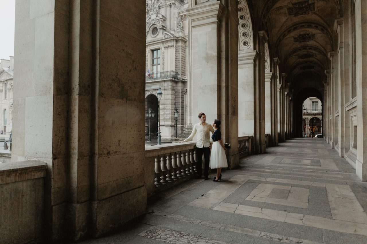 3Q1A2067-1280x853 Paris under the rain Weddings & Couples couple louvre couple paris rain Couple Photography in Paris elopement photography paris engagement photography paris in the rain pont du carrousel pre wedding paris rain paris Wedding Photographer in Paris