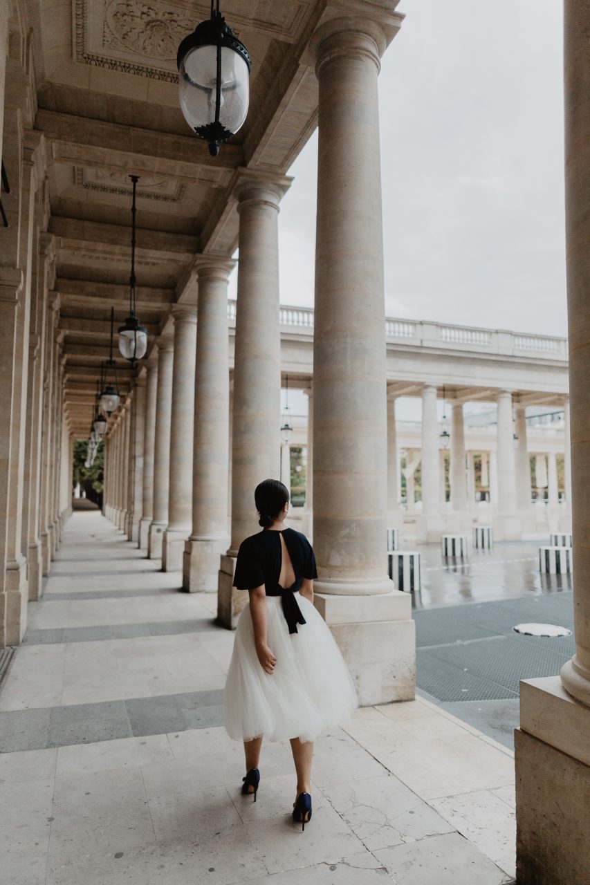 3Q1A2257-853x1280 Paris under the rain Weddings & Couples couple louvre couple paris rain Couple Photography in Paris elopement photography paris engagement photography paris in the rain pont du carrousel pre wedding paris rain paris Wedding Photographer in Paris