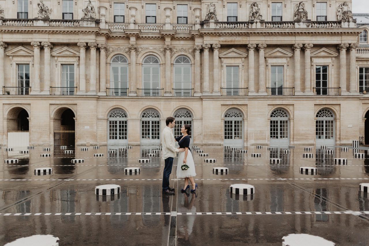 3Q1A2262-1280x853 Paris under the rain Weddings & Couples couple louvre couple paris rain Couple Photography in Paris elopement photography paris engagement photography paris in the rain pont du carrousel pre wedding paris rain paris Wedding Photographer in Paris