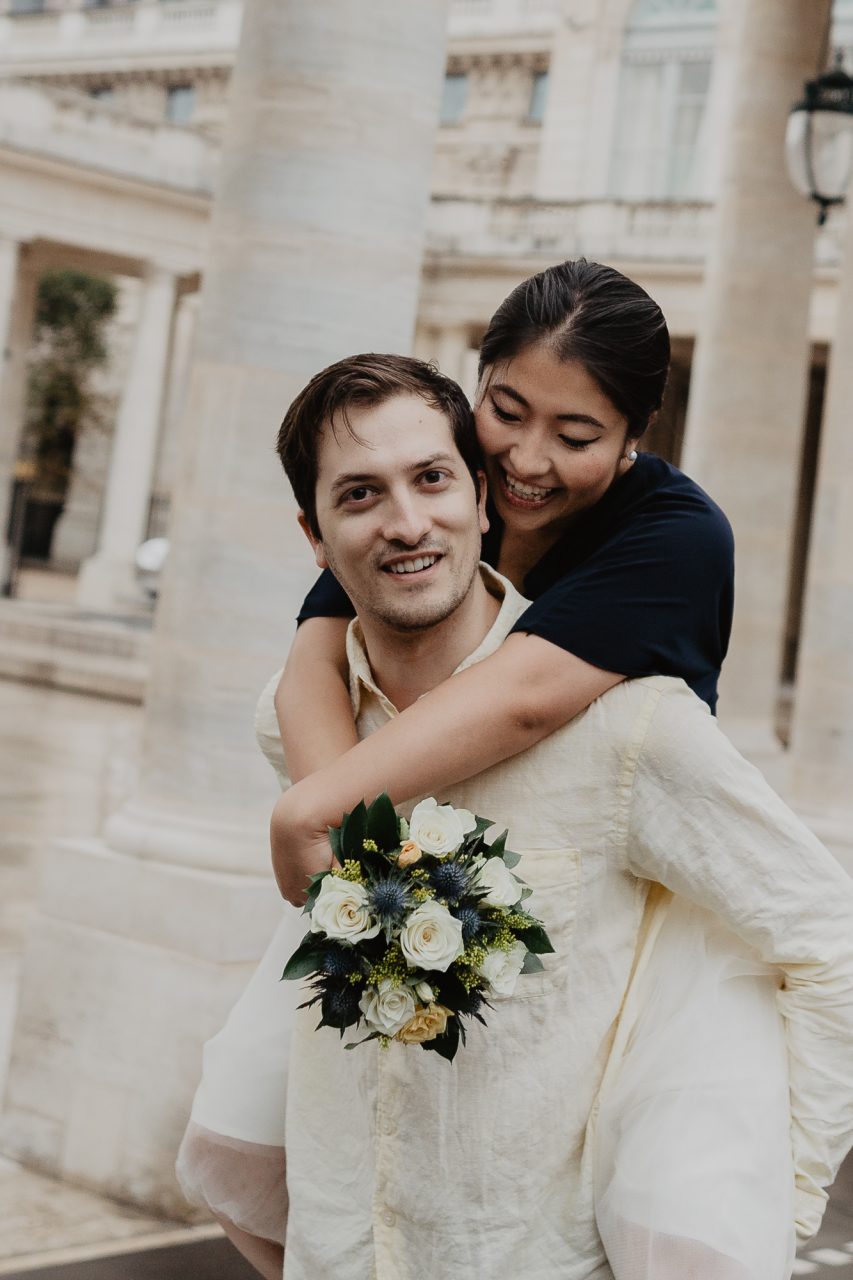 3Q1A2366-853x1280 Paris under the rain Weddings & Couples couple louvre couple paris rain Couple Photography in Paris elopement photography paris engagement photography paris in the rain pont du carrousel pre wedding paris rain paris Wedding Photographer in Paris