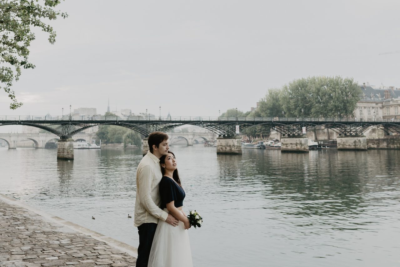 3Q1A2613-1280x853 Paris under the rain Weddings & Couples couple louvre couple paris rain Couple Photography in Paris elopement photography paris engagement photography paris in the rain pont du carrousel pre wedding paris rain paris Wedding Photographer in Paris