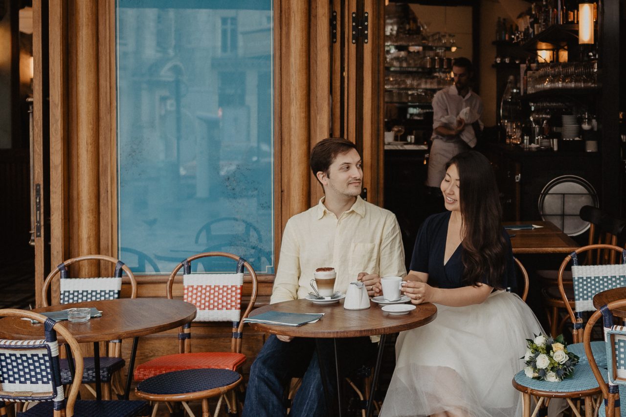 3Q1A2650-1280x853 Paris under the rain Weddings & Couples couple louvre couple paris rain Couple Photography in Paris elopement photography paris engagement photography paris in the rain pont du carrousel pre wedding paris rain paris Wedding Photographer in Paris