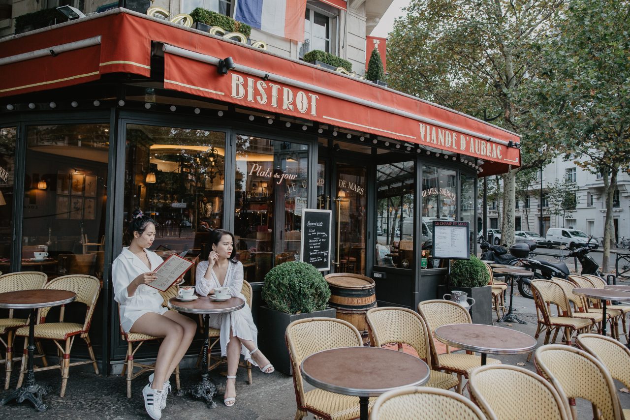 3Q1A7997-1280x854 Things to do in Paris with your best friend Blog Lifestyle ảnh đôi paris bạn thân paris best friend paris chụp ảnh paris chụp ảnh pháp paris Couple Photography in Paris du lich paris eiffel tower lifestyle photographer lifestyle photographer paris người việt tại paris tháp eiffel pháp things to do paris white paris