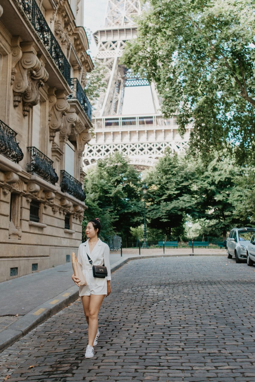 3Q1A8220-854x1280 Things to do in Paris with your best friend Blog Lifestyle ảnh đôi paris bạn thân paris best friend paris chụp ảnh paris chụp ảnh pháp paris Couple Photography in Paris du lich paris eiffel tower lifestyle photographer lifestyle photographer paris người việt tại paris tháp eiffel pháp things to do paris white paris