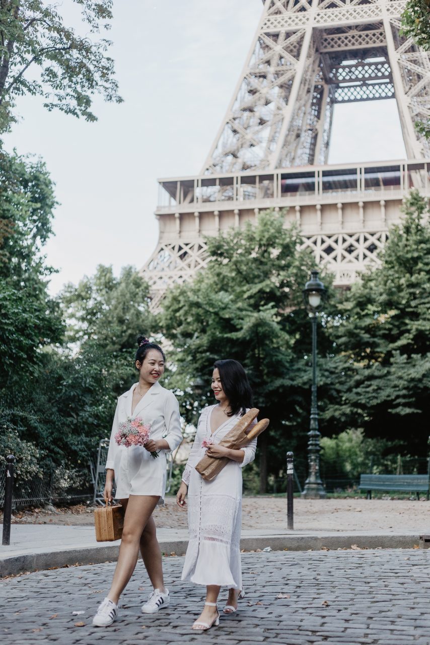 IMG_7957-854x1280 Things to do in Paris with your best friend Blog Lifestyle ảnh đôi paris bạn thân paris best friend paris chụp ảnh paris chụp ảnh pháp paris Couple Photography in Paris du lich paris eiffel tower lifestyle photographer lifestyle photographer paris người việt tại paris tháp eiffel pháp things to do paris white paris