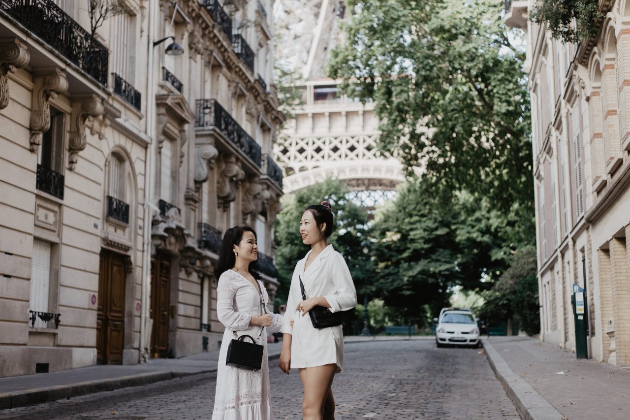 IMG_7985-1280x853 Things to do in Paris with your best friend Blog Lifestyle ảnh đôi paris bạn thân paris best friend paris chụp ảnh paris chụp ảnh pháp paris Couple Photography in Paris du lich paris eiffel tower lifestyle photographer lifestyle photographer paris người việt tại paris tháp eiffel pháp things to do paris white paris