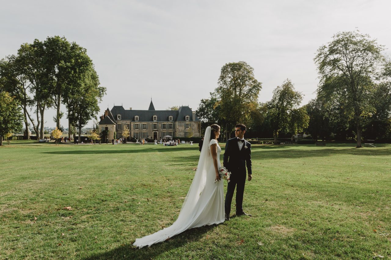 20170923-170941-00311-1280x853 Gorgeous French Wedding at Chateau de Planchevienne Weddings & Couples castle france photographer Chateau de Planchevienne chụp ảnh paris Couple Photography in Paris elopement photography paris engagement photography feature mariage Chateau de Planchevienne mariage photographe Wedding Photographer in Paris