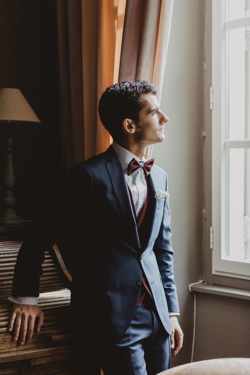 20170923-192320-00405-853x1280 Gorgeous French Wedding at Chateau de Planchevienne Weddings & Couples castle france photographer Chateau de Planchevienne chụp ảnh paris Couple Photography in Paris elopement photography paris engagement photography feature mariage Chateau de Planchevienne mariage photographe Wedding Photographer in Paris