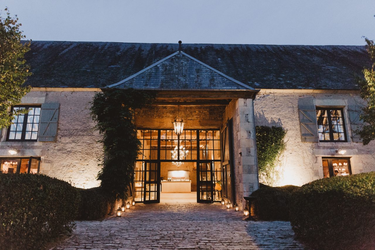 20170923-200914-00435-1280x853 Gorgeous French Wedding at Chateau de Planchevienne Weddings & Couples castle france photographer Chateau de Planchevienne chụp ảnh paris Couple Photography in Paris elopement photography paris engagement photography feature mariage Chateau de Planchevienne mariage photographe Wedding Photographer in Paris