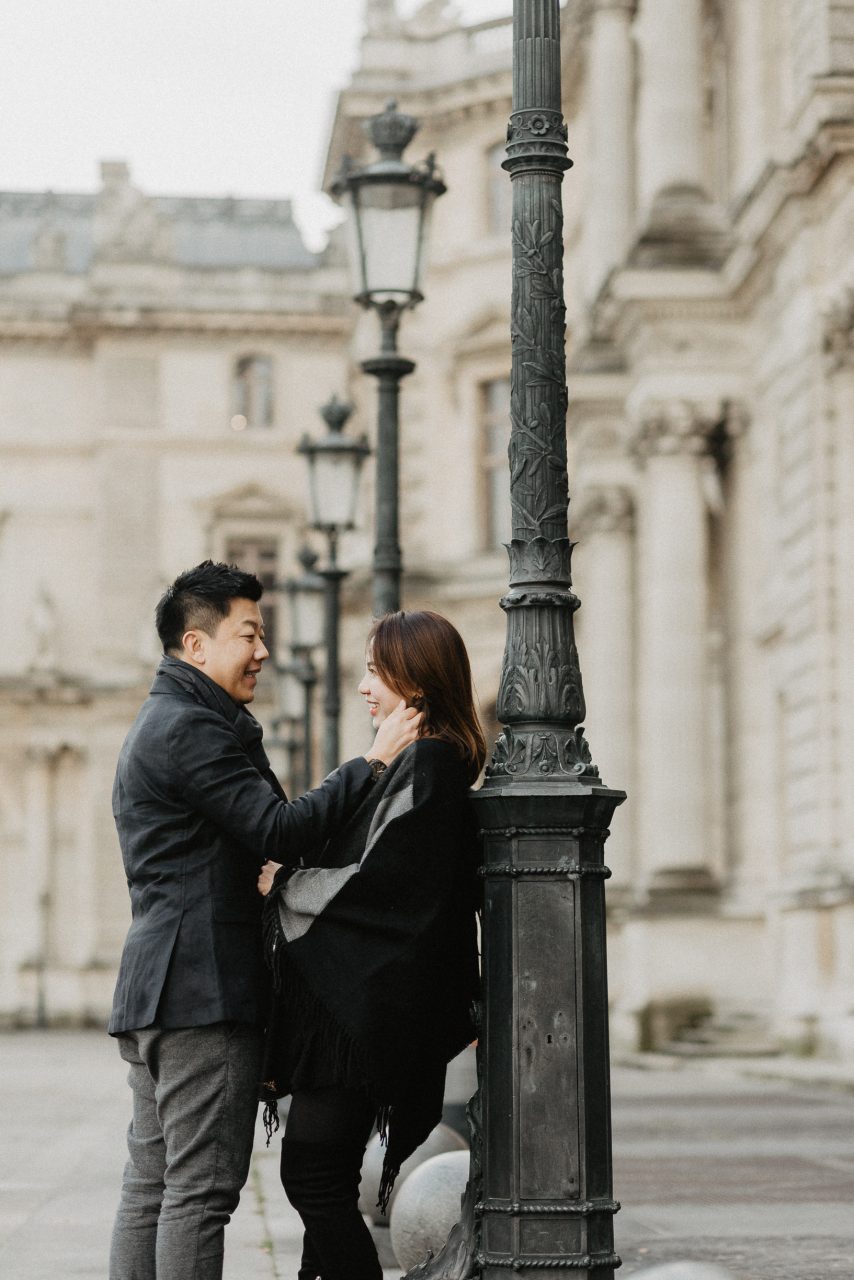 3Q1A0042-854x1280 Paris in winter Weddings & Couples chụp ảnh paris Couple Photography in Paris couple sunrise photo eiffel tower elopement photography paris engagement photography pre wedding paris singapore photographer paris vietnamese photographer paris Wedding Photographer in Paris winter couple photo paris winter paris winter wonderland paris