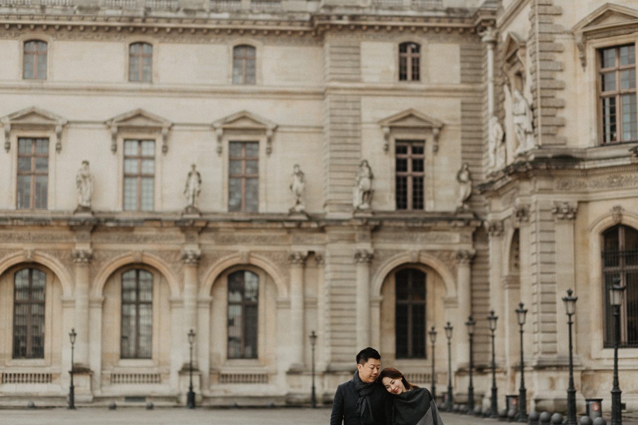 3Q1A0068-1280x854 Paris in winter Weddings & Couples chụp ảnh paris Couple Photography in Paris couple sunrise photo eiffel tower elopement photography paris engagement photography pre wedding paris singapore photographer paris vietnamese photographer paris Wedding Photographer in Paris winter couple photo paris winter paris winter wonderland paris