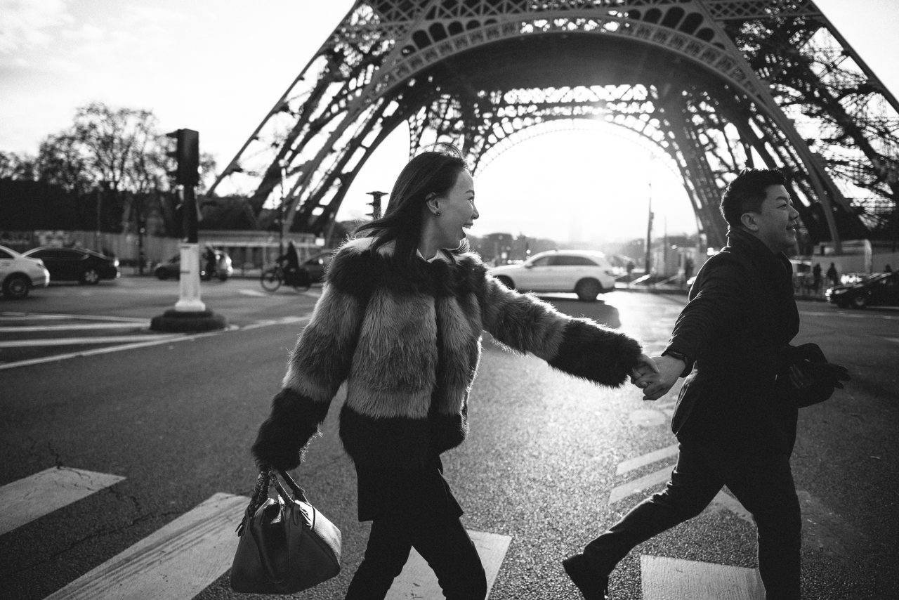 EQ0A0126-2-1280x854 Paris in winter Weddings & Couples chụp ảnh paris Couple Photography in Paris couple sunrise photo eiffel tower elopement photography paris engagement photography pre wedding paris singapore photographer paris vietnamese photographer paris Wedding Photographer in Paris winter couple photo paris winter paris winter wonderland paris